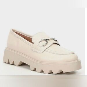 Chelsea & Violet Vera Leather Slip-On Lug Sole Platform Loafer Creme Size 7.5
